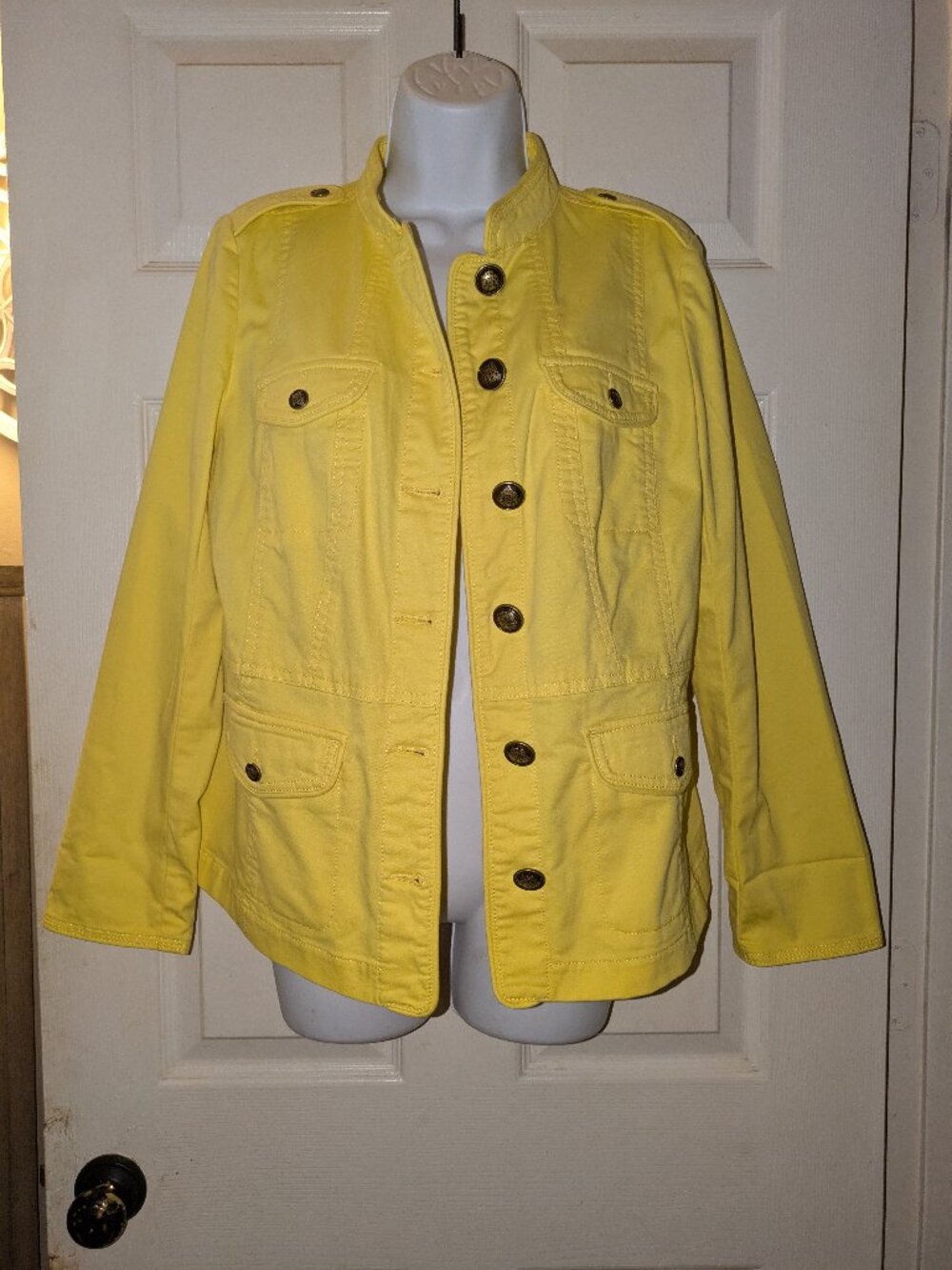 Beautiful woman yellow jacket size 8